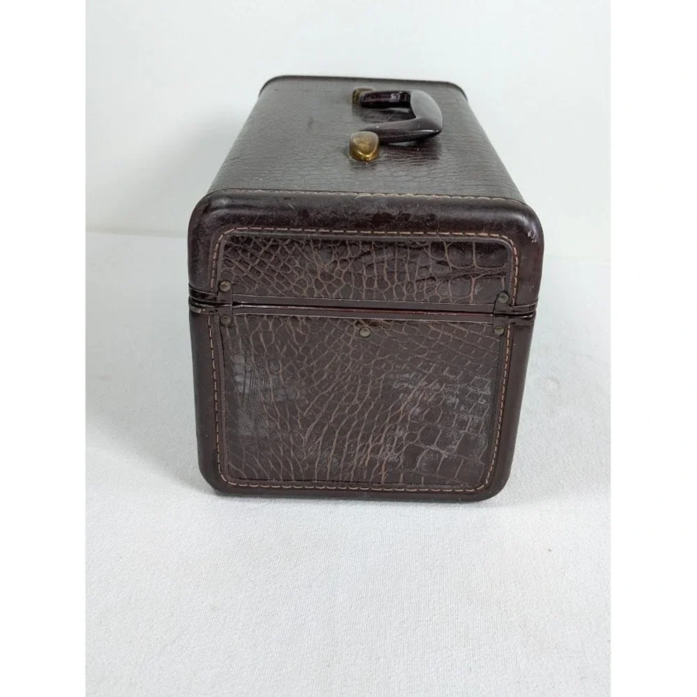 Vintage Samsonite Shwayder Bros Train Case Faux Alligator Embossed Style 4112